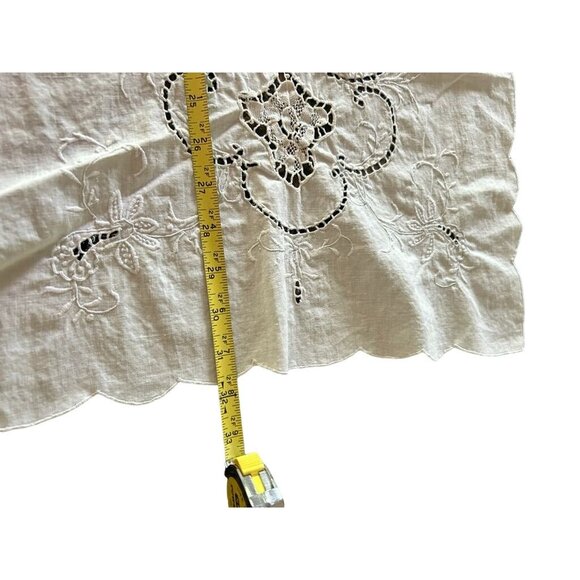 Vintage White Rectangular Linen Embroidered Table Runner with Scalloped Edges - Picture 2 of 4